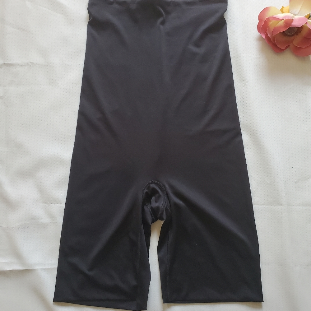 Spanx By Sara Blakely shaper